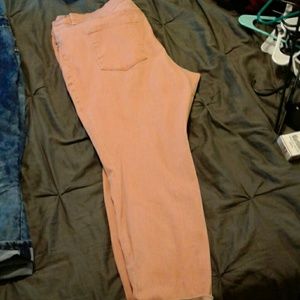 Capri pants